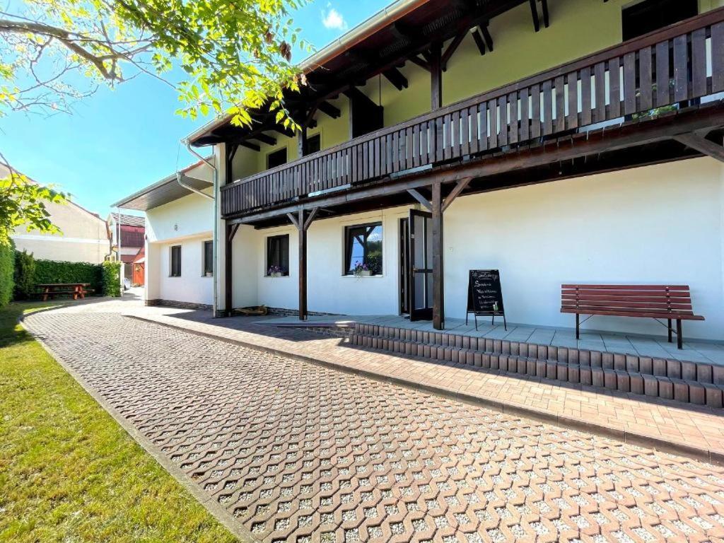 Penzion U Zameckeho Parku Trebon Exterior photo